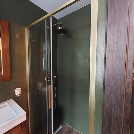 Delphi Gorge-view Chalet, أراخوفا