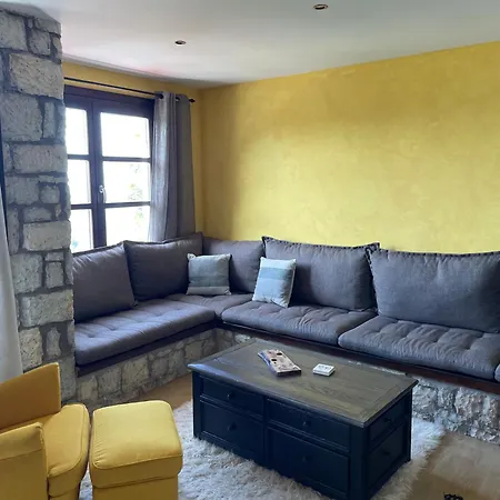 Dağ evi Delphi Gorge-view Chalet,