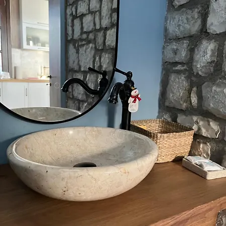 شاليه Delphi Gorge-view Chalet, أراخوفا