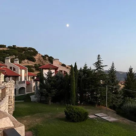 Delphi Gorge-view Chalet,