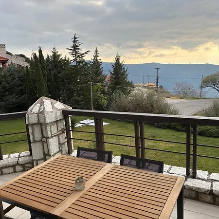 Delphi Gorge-view Chalet, * Αράχωβα