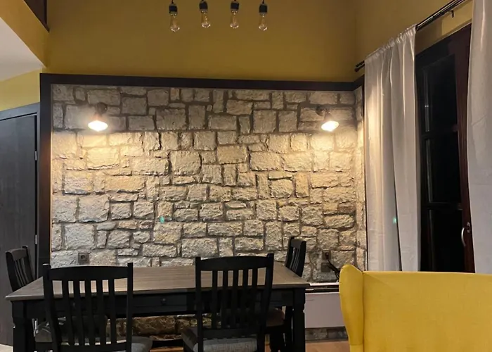 Delphi Gorge-view Chalet,